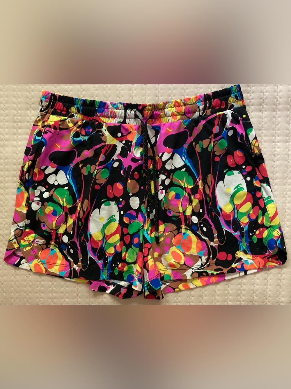 Fabletics The One Shorts Women’s Medium Black Colorful Athletic Gym 3” Pockets